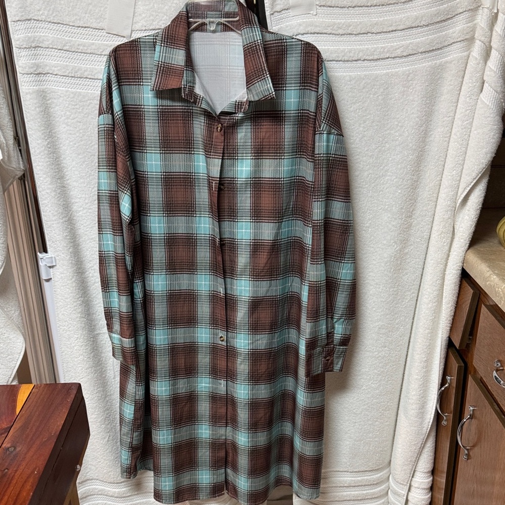 Source Unknown Brown and Mint Plaid Long Button-Down Shirt/Dress H6